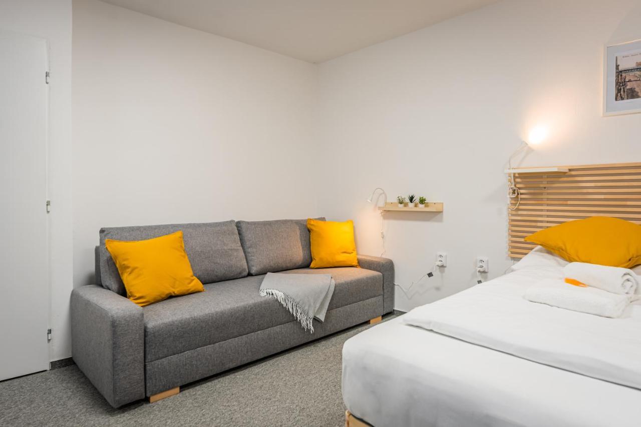 Self-Service Hotel Ostas Praha Dış mekan fotoğraf