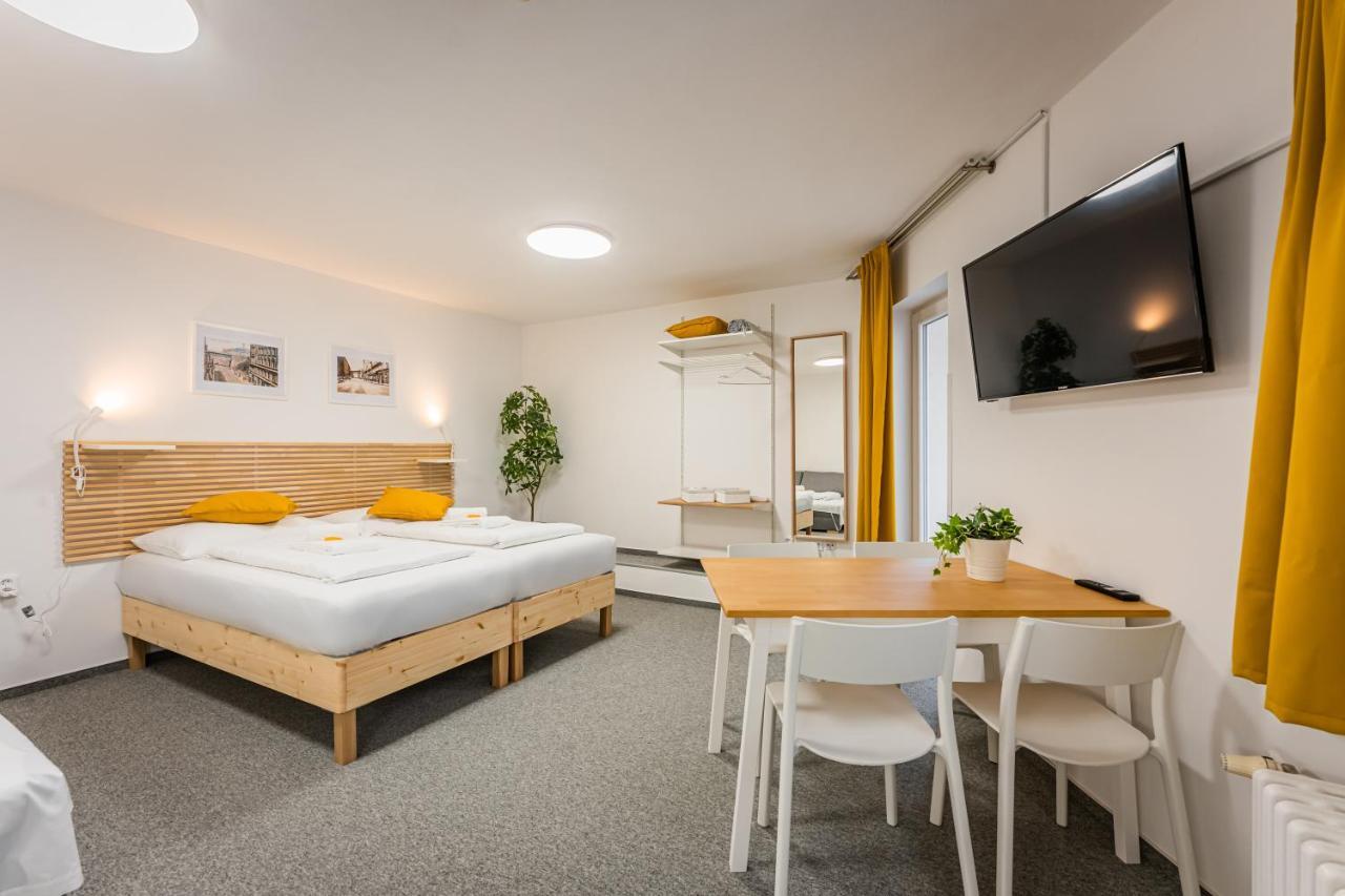 Self-Service Hotel Ostas Praha Dış mekan fotoğraf