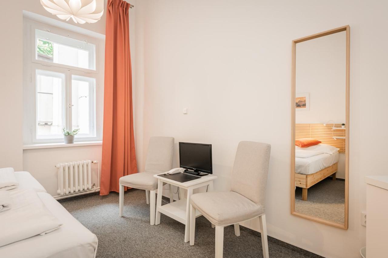 Self-Service Hotel Ostas Praha Dış mekan fotoğraf
