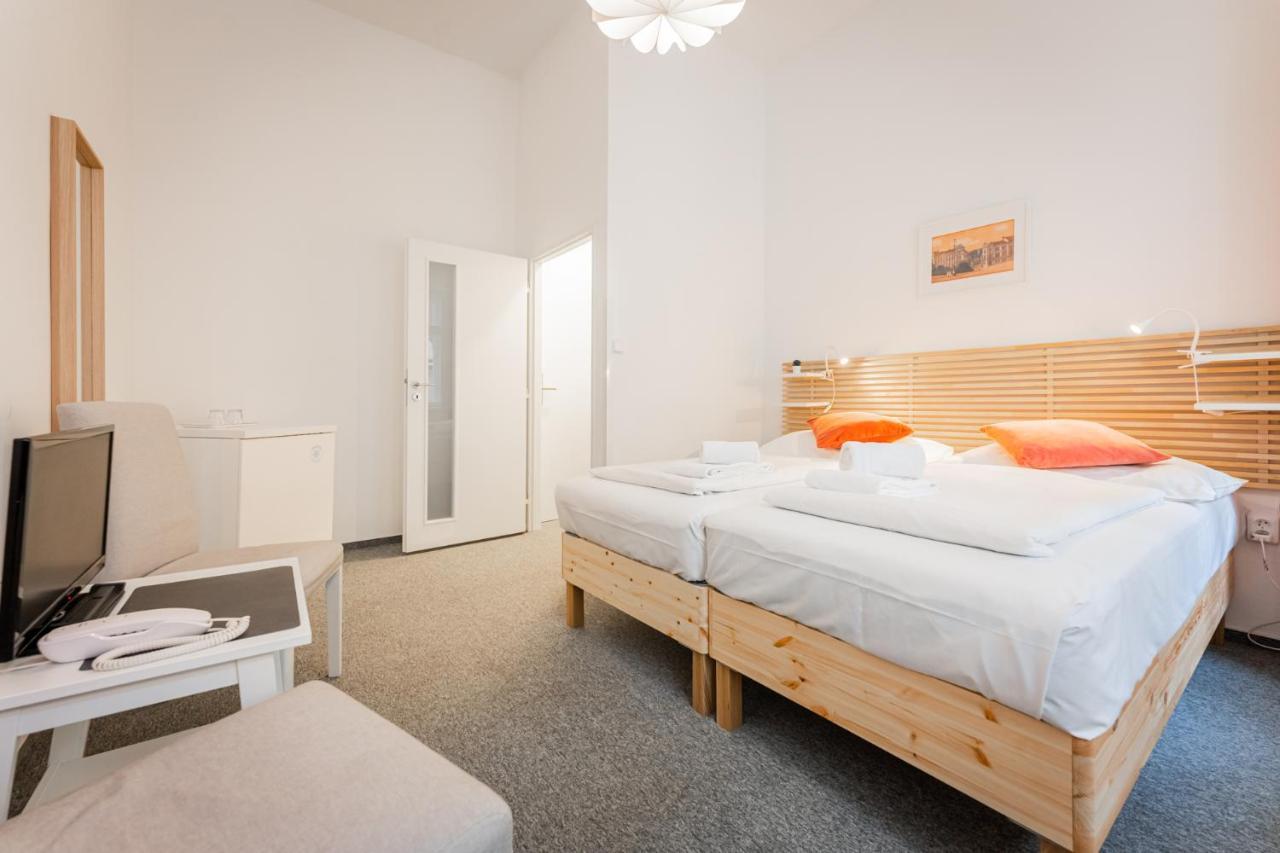 Self-Service Hotel Ostas Praha Dış mekan fotoğraf