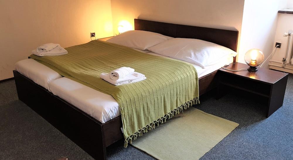 Self-Service Hotel Ostas Praha Dış mekan fotoğraf